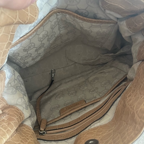 Michael kors tan leather tote great condition! - Picture 4 of 4